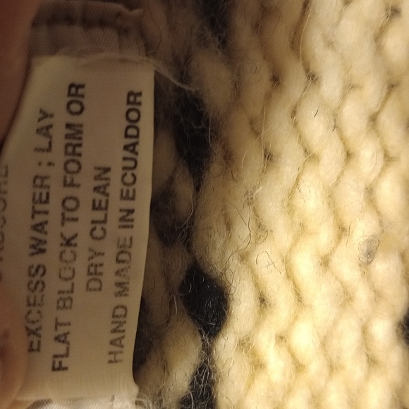 Vintage in Excellent Condition Very Thick Wool Ski Sweater. They don't make swe - Picture 8 of 8